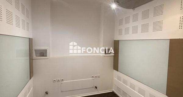 À vendre Local commercial 73 m² - Clermont-ferrand 63000