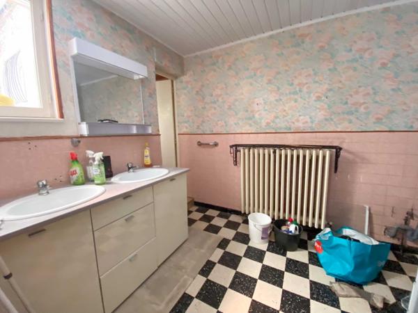 MAISON 6CH DANS UNE BONNE RUE