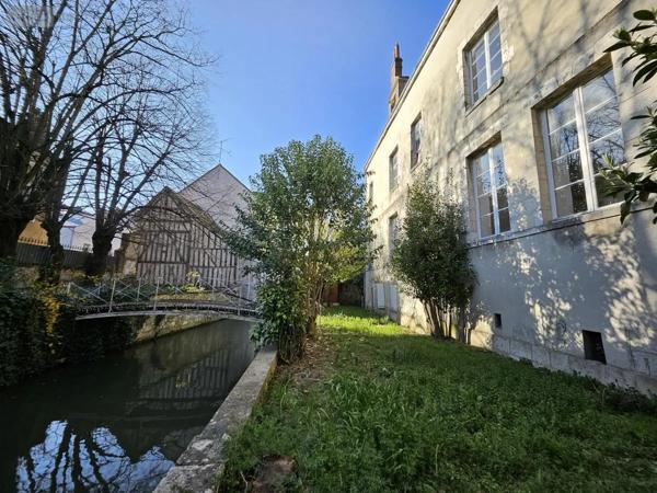 Achat - Immeuble Montargis 45200 556 m 2 845 m 2
