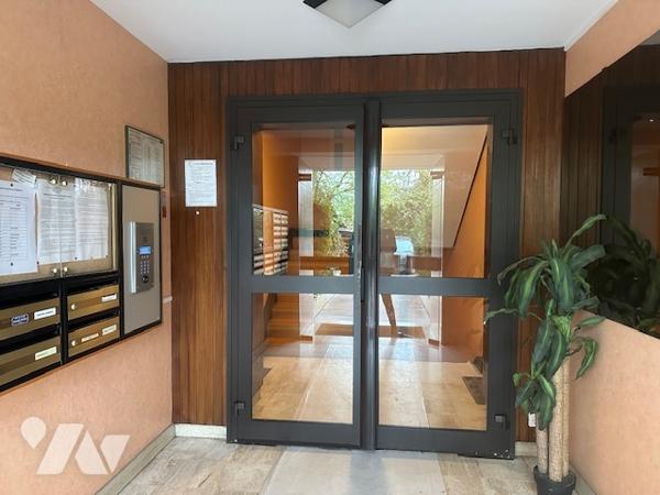 Appartement à Vendre à Deuil-la-Barre (95170) en Val-d'Oise, 4 pièces avec balcon, sans vis à vis.