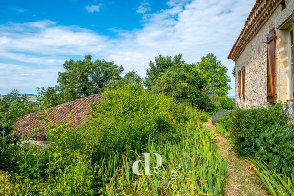 Lachapelle (82120) Ferme familiale classique et spacieuse