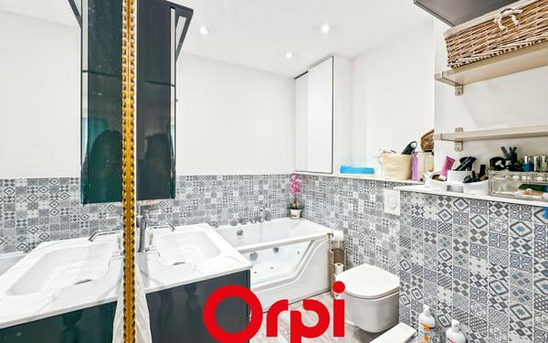 Appartement à vendre    3 pièces • 61,97 m2 Bandol