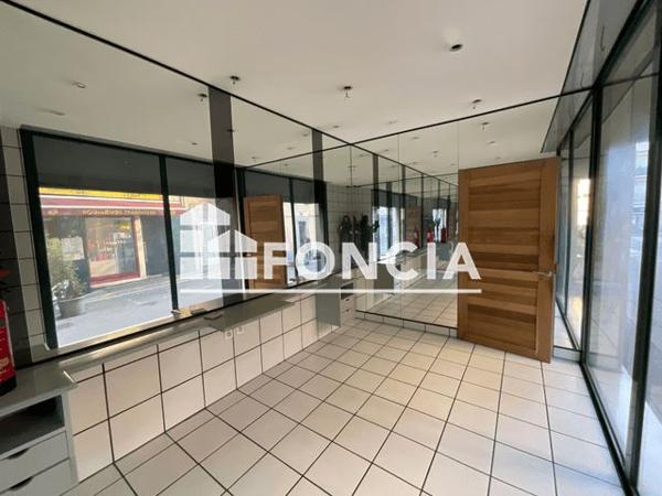 À vendre Local commercial 72.55 m² - Digne-les-bains 04000