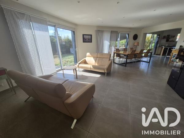 Maison à vendre 9 pièces 166,94 m² Sainte-Florence