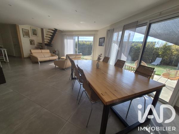 Maison à vendre 9 pièces 166,94 m² Sainte-Florence