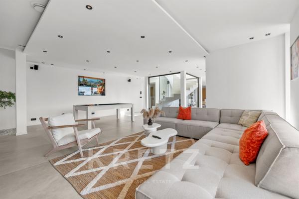 LES ISSAMBRES - VILLA CONTEMPORAINE, VUE MER & ART DE RECEVOIR
