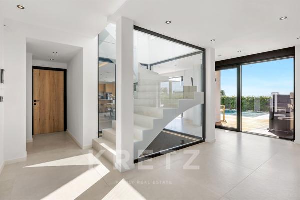 LES ISSAMBRES - VILLA CONTEMPORAINE, VUE MER & ART DE RECEVOIR