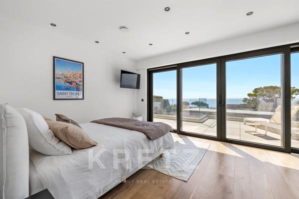 LES ISSAMBRES - VILLA CONTEMPORAINE, VUE MER & ART DE RECEVOIR