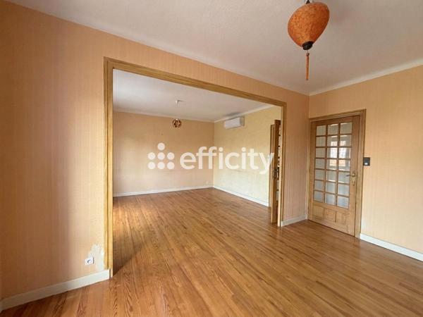 Maison
         5 pièces
        - 130 m² 180 000 € *