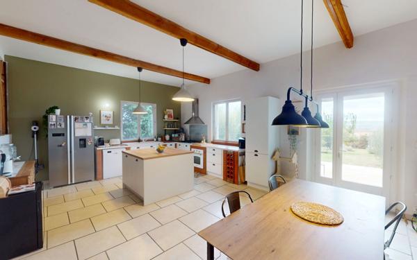 Maison à vendre    5 pièces •  Saint-Martin-Lalande