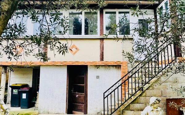 Maison à vendre    4 pièces •  Stains