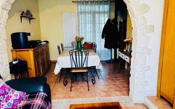 Maison à vendre    4 pièces •  Stains