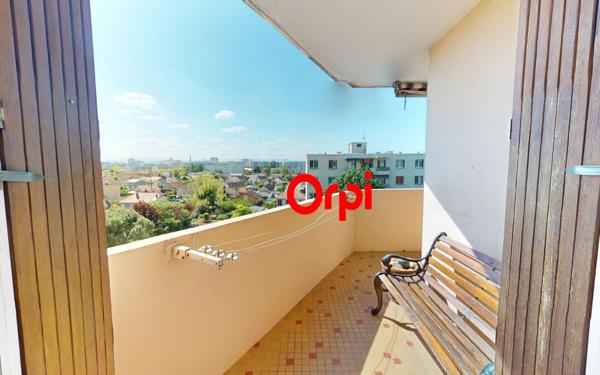 Appartement à vendre    4 pièces • 82 m2 Vaulx-en-Velin