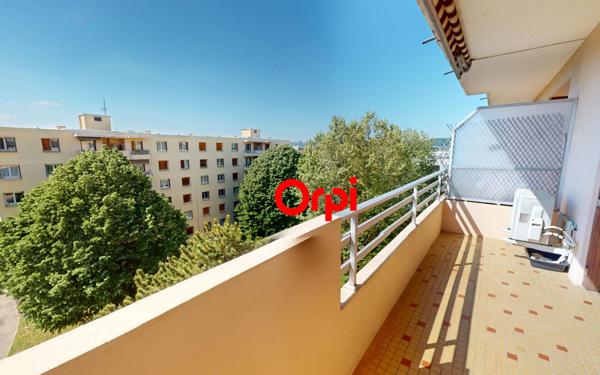 Appartement à vendre    4 pièces • 82 m2 Vaulx-en-Velin