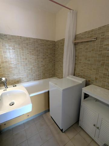 Charmant T2 avec terrasse et piscine à Port-Camargue