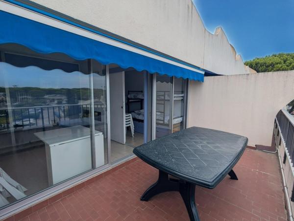 Charmant T2 avec terrasse et piscine à Port-Camargue