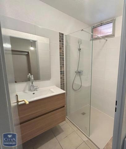 Appartement à louer 1 pièce 21.9m² La Seyne-sur-Mer (83500)
