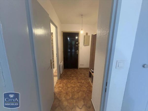 Appartement à louer 1 pièce 21.9m² La Seyne-sur-Mer (83500)