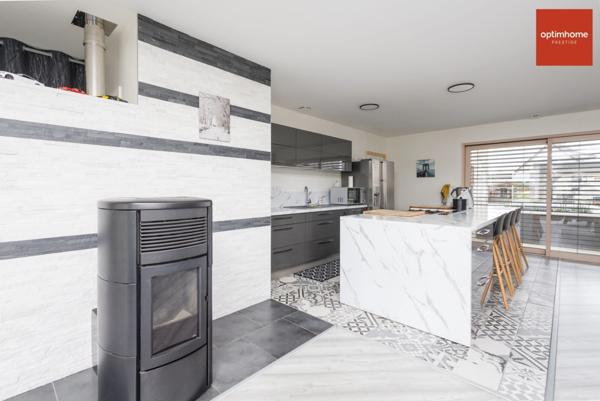 Sur près de 2 hectares, Magnifique Maison d'architecte de 180 m2 au cœur d’un joli village Normand