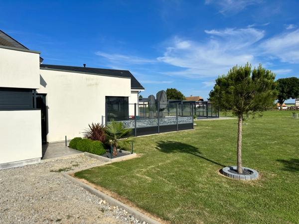 Sur près de 2 hectares, Magnifique Maison d'architecte de 180 m2 au cœur d’un joli village Normand