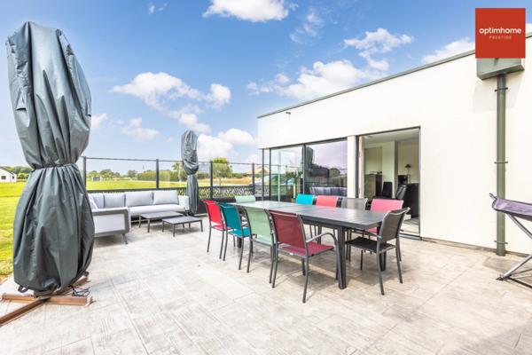 Sur près de 2 hectares, Magnifique Maison d'architecte de 180 m2 au cœur d’un joli village Normand