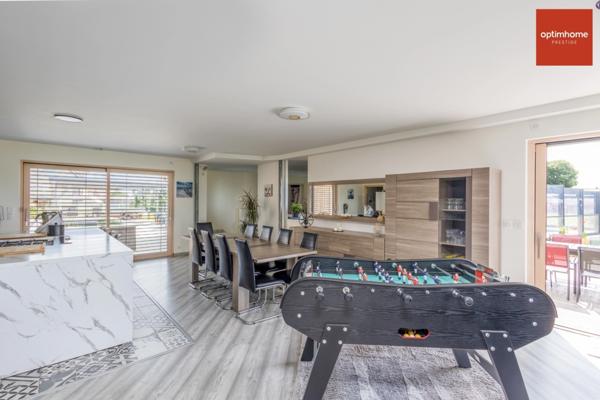 Sur près de 2 hectares, Magnifique Maison d'architecte de 180 m2 au cœur d’un joli village Normand