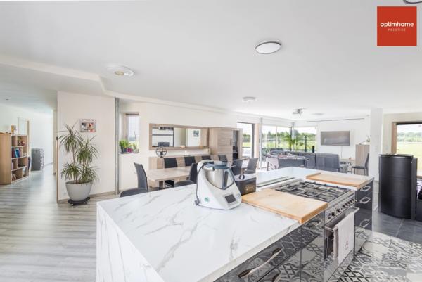 Sur près de 2 hectares, Magnifique Maison d'architecte de 180 m2 au cœur d’un joli village Normand