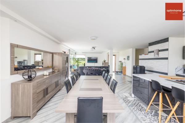 Sur près de 2 hectares, Magnifique Maison d'architecte de 180 m2 au cœur d’un joli village Normand