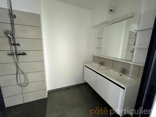 Location Appartement80 m² - 4 Pièces - SAINT DENIS (97400)
