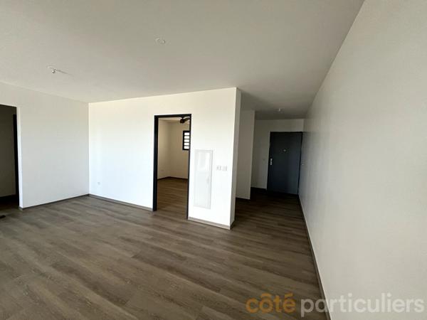 Location Appartement80 m² - 4 Pièces - SAINT DENIS (97400)