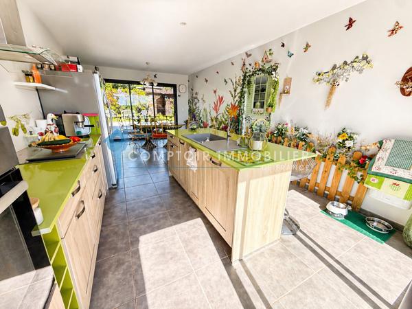 Villa 6 pièce(s) 4 chambre(s) 159 m²