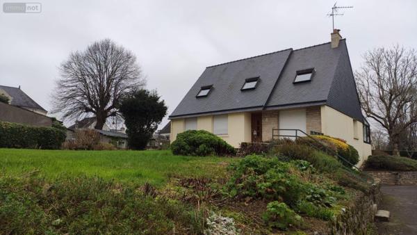 Maison individuelle à vendre à Saint-Barthélemy dans le Morbihan (56150), ref : 065/1819   
bourg