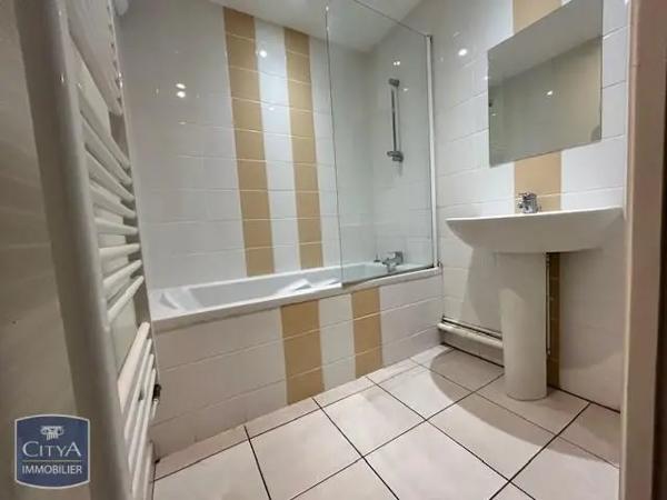 Appartement à louer 2 pièces 48.54m² Sedan (08200)