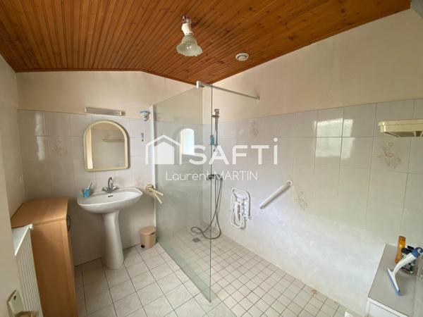 Maison de Centre Ville avec Garage et Jardin