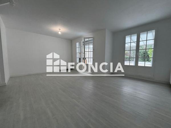 À vendre Maison 5 pièces 94.05 m² - Laval 53000