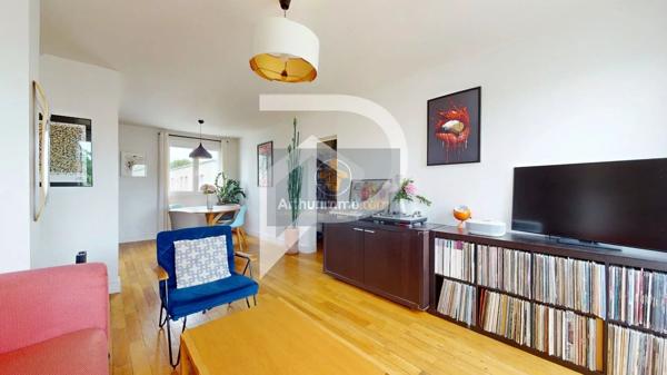 Vente                                                      Appartement
                        
                     4 pièces                      74 m2                     à Marly-le-Roi