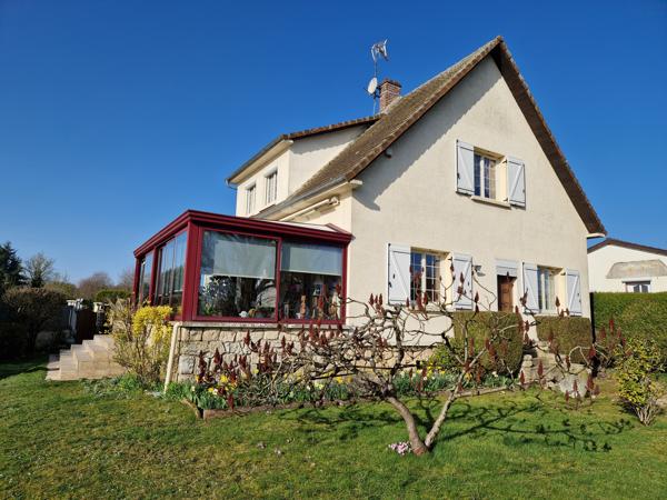 MAISON TRADITIONNELLE DE 215 m² AVEC SOUS-SOL TOTAL