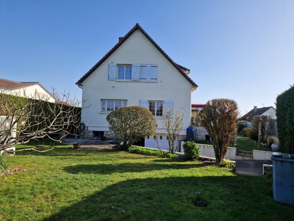 MAISON TRADITIONNELLE DE 215 m² AVEC SOUS-SOL TOTAL