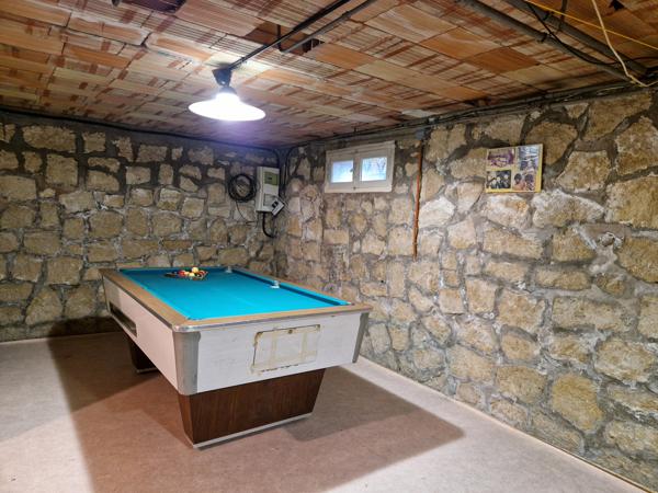 MAISON TRADITIONNELLE DE 215 m² AVEC SOUS-SOL TOTAL