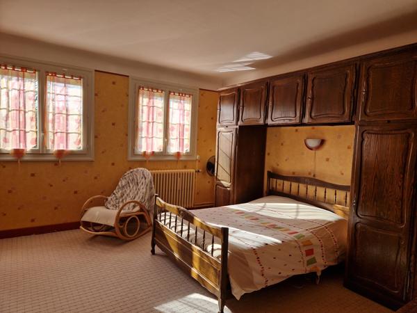 MAISON TRADITIONNELLE DE 215 m² AVEC SOUS-SOL TOTAL