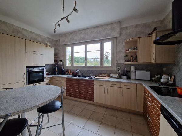 MAISON TRADITIONNELLE DE 215 m² AVEC SOUS-SOL TOTAL
