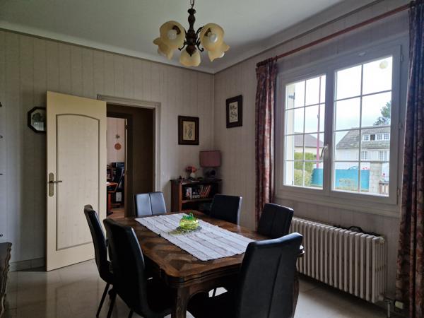 MAISON TRADITIONNELLE DE 215 m² AVEC SOUS-SOL TOTAL