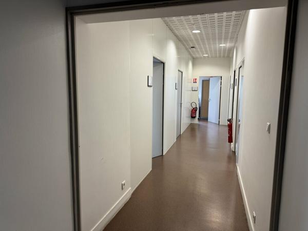 JOUE-LES-TOURS GUTENBERG BUREAUX A LOUER DE 2 113 M² ET 76 PARKINGS DIVISION A ETUDIER
