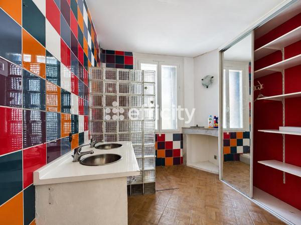 Maison
         3 pièces
        - 51 m² 335 000 € *