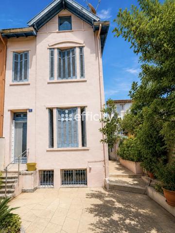 Maison
         3 pièces
        - 51 m² 335 000 € *