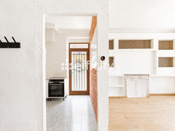 Maison
         3 pièces
        - 51 m² 335 000 € *