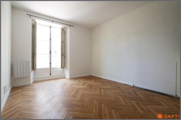 Ile Feydeau - 2 pièces de 44 m2, chambre bonnes 9m2, grenier et cave
