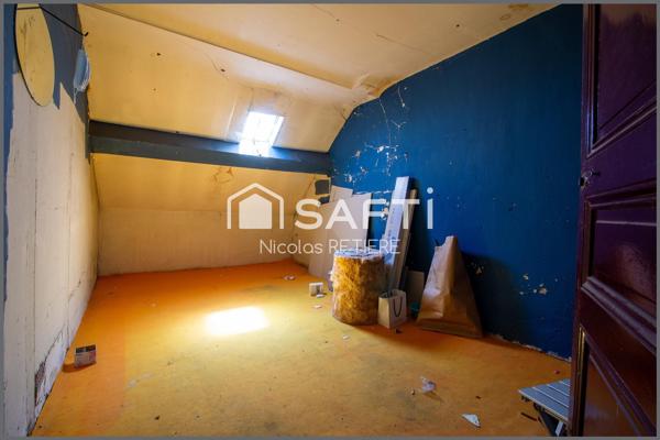 Ile Feydeau - 2 pièces de 44 m2, chambre bonnes 9m2, grenier et cave
