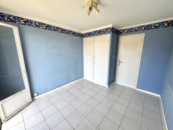 Marseille (13006) Appartement T3/T4 à rénover