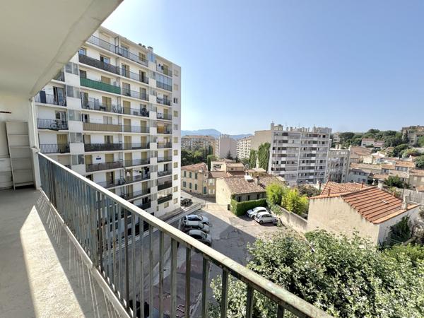 Marseille (13006) Appartement T3/T4 à rénover